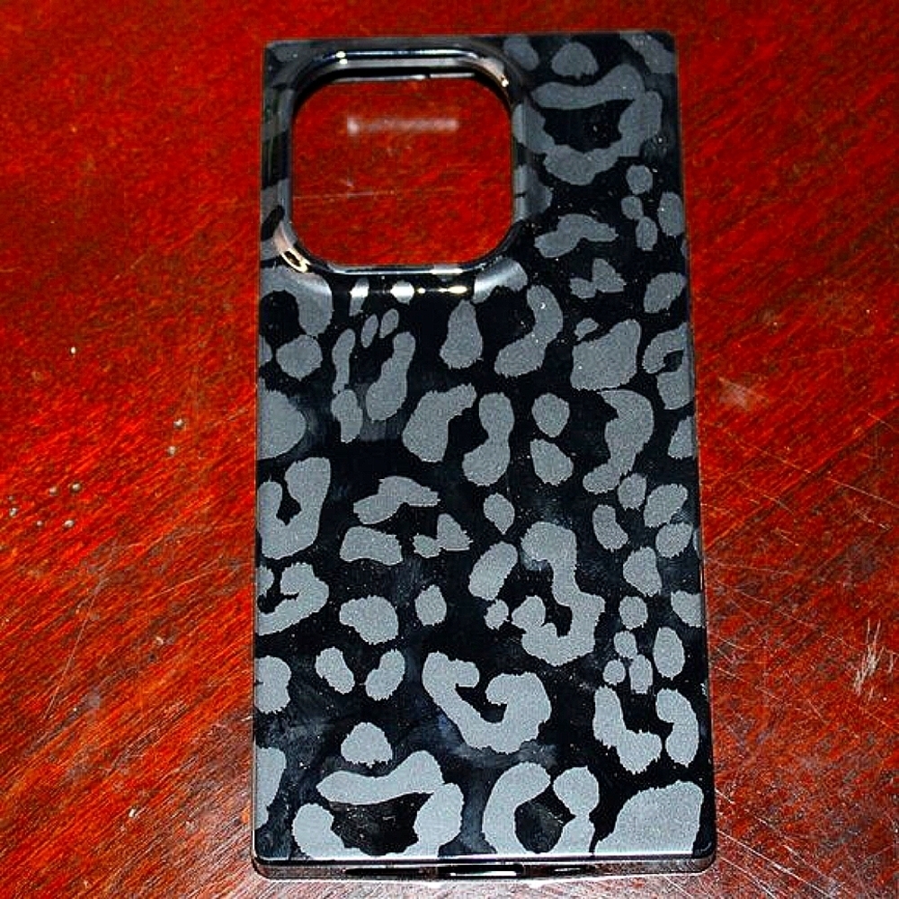 Heyday Square Edge Leopard Print MagSafe Case - iPhone 15 Pro - New!